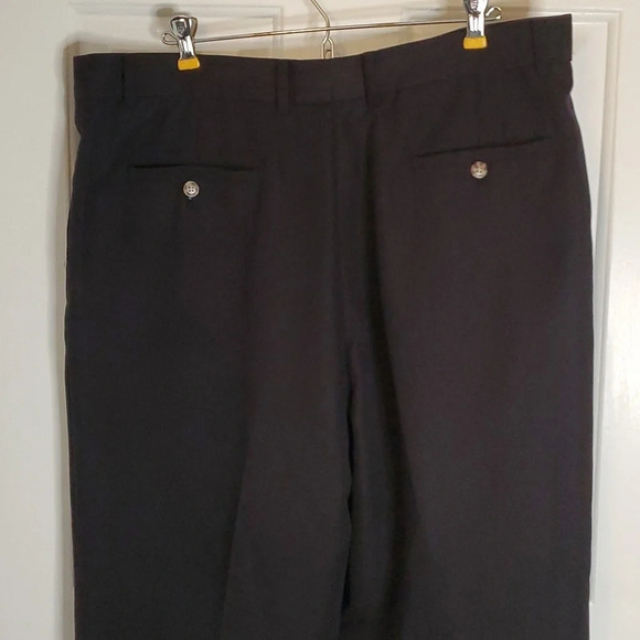 2 Pairs Mens Greg Norman Pants Khaki and Navy Wrinkle Free, Cuff Bottom & Crease - Picture 4 of 10